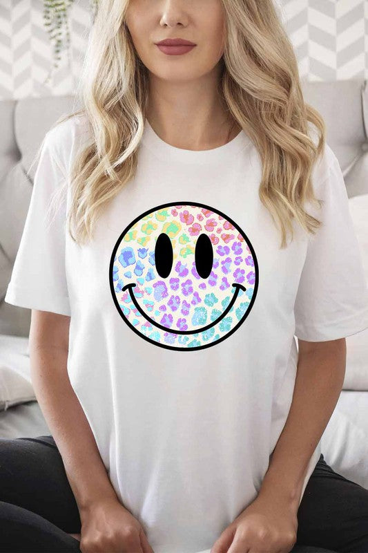 Happy Face Graphic Tee -  Nueva Moda Boutique By Giselly 
